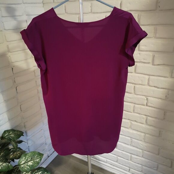 2/$20.00 Mix & Match Express Ladies V-neck Short Sleeve Loose Fit Tunic / Blouse - Picture 2 of 6